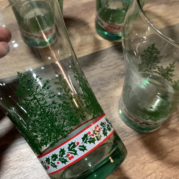 Set of 4 Vintage Retro Holiday Christmas Coca-Cola Drinking Bar Diner Glasses - Picture 9 of 10